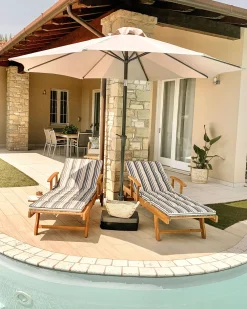 Ulkokalusteet<Beliani Akaasiapuinen Aurinkotuoli Raidallisella Pehmusteella Java