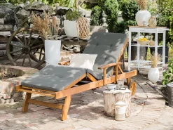 Ulkokalusteet<Beliani Akaasiapuinen Aurinkotuoli Tummanharmaalla Pehmusteella Java