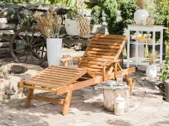 Ulkokalusteet<Beliani Akaasiapuinen Aurinkotuoli Tummanpunaisella Pehmusteella Java