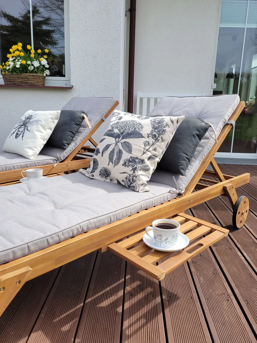 Store Beliani Aurinkotuoli Ruskeanharmaalla Pehmusteella Cesana