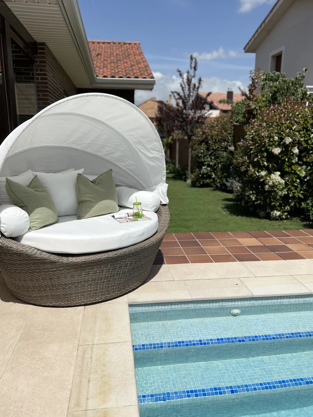 Ulkokalusteet<Beliani Aurinkovuode Polyrottinki Vaaleanruskea Sylt