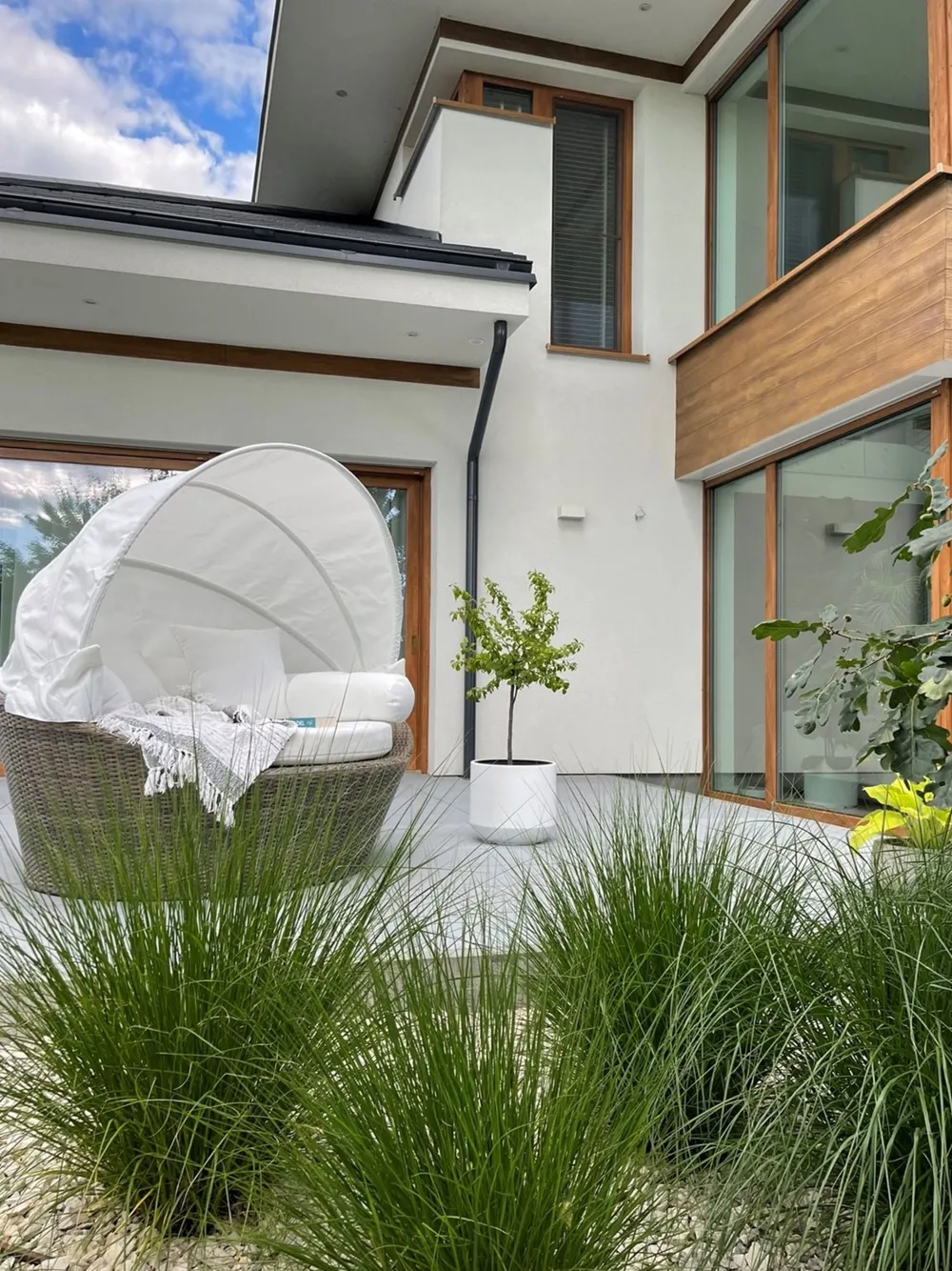 Ulkokalusteet<Beliani Aurinkovuode Polyrottinki Vaaleanruskea Sylt