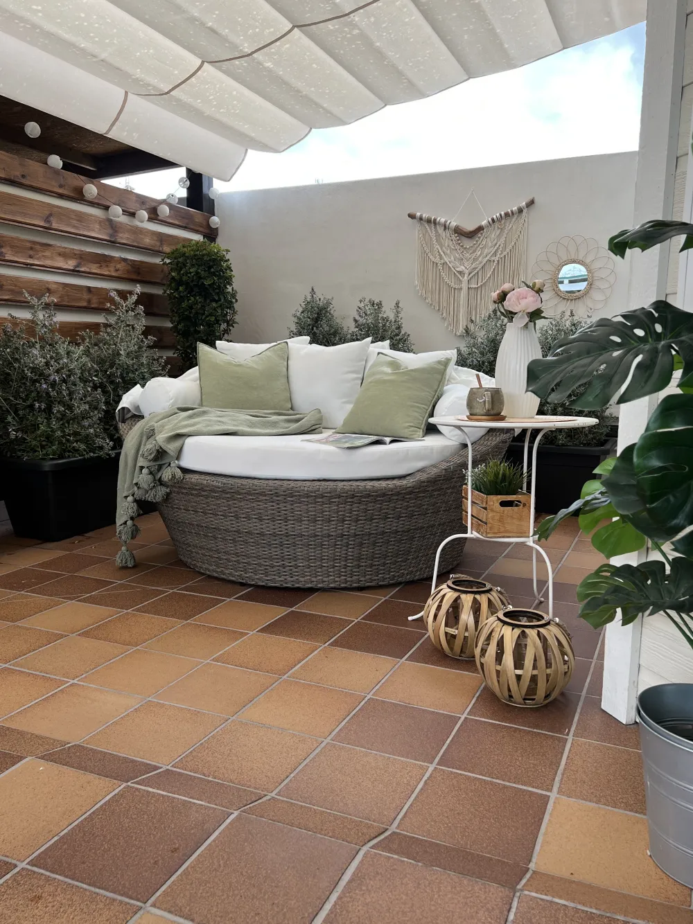 Ulkokalusteet<Beliani Aurinkovuode Polyrottinki Vaaleanruskea Sylt