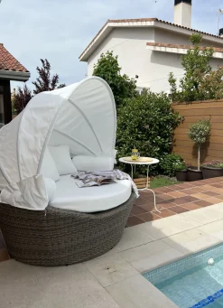 Ulkokalusteet<Beliani Aurinkovuode Polyrottinki Vaaleanruskea Sylt