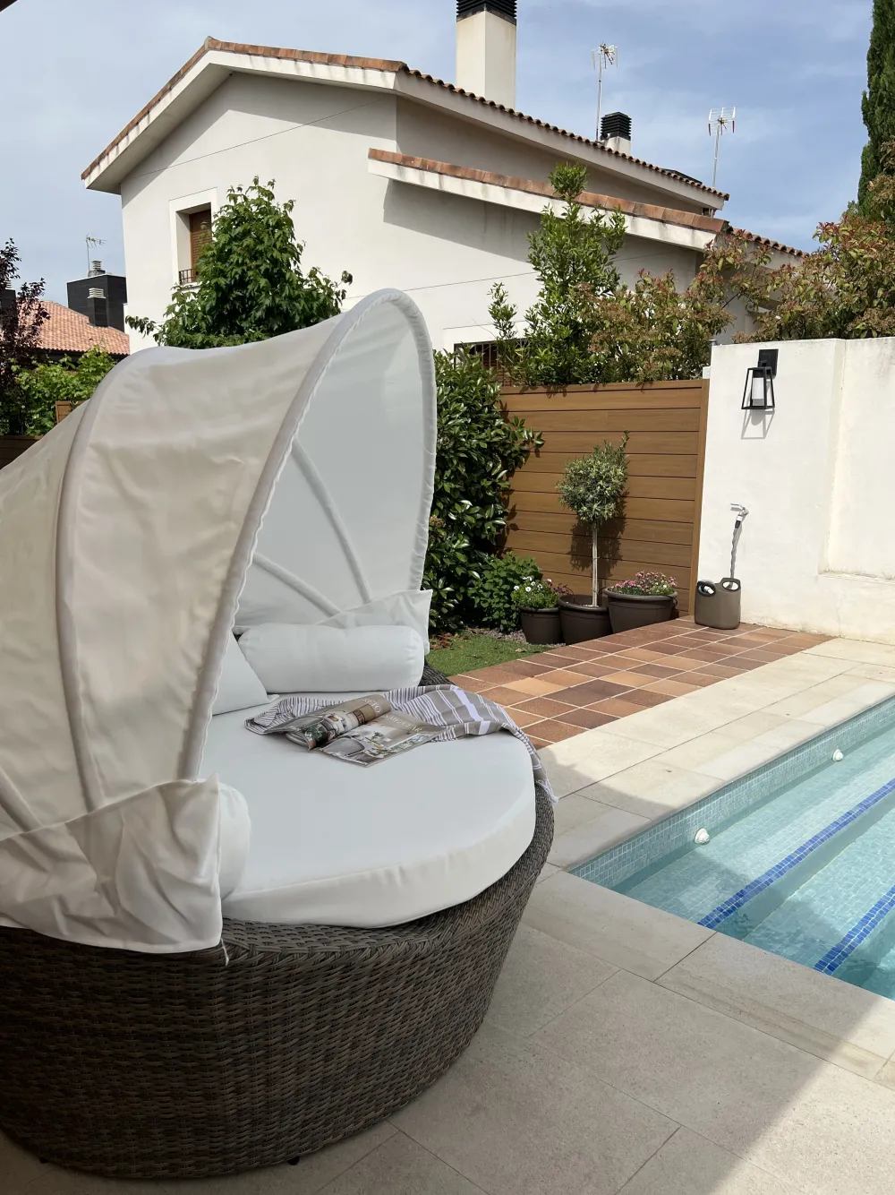 Ulkokalusteet<Beliani Aurinkovuode Polyrottinki Vaaleanruskea Sylt