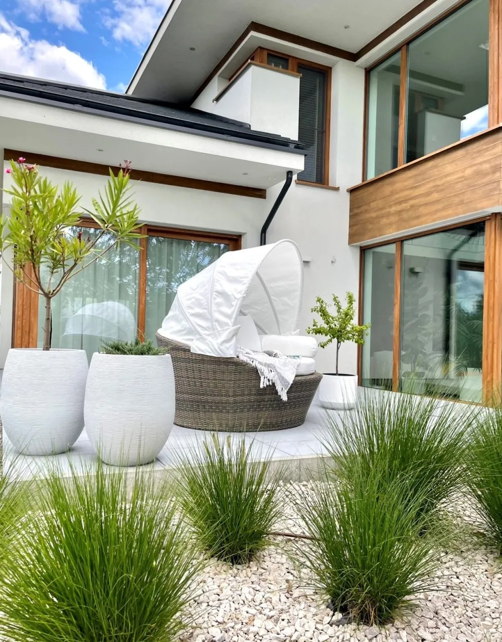 Ulkokalusteet<Beliani Aurinkovuode Polyrottinki Vaaleanruskea Sylt