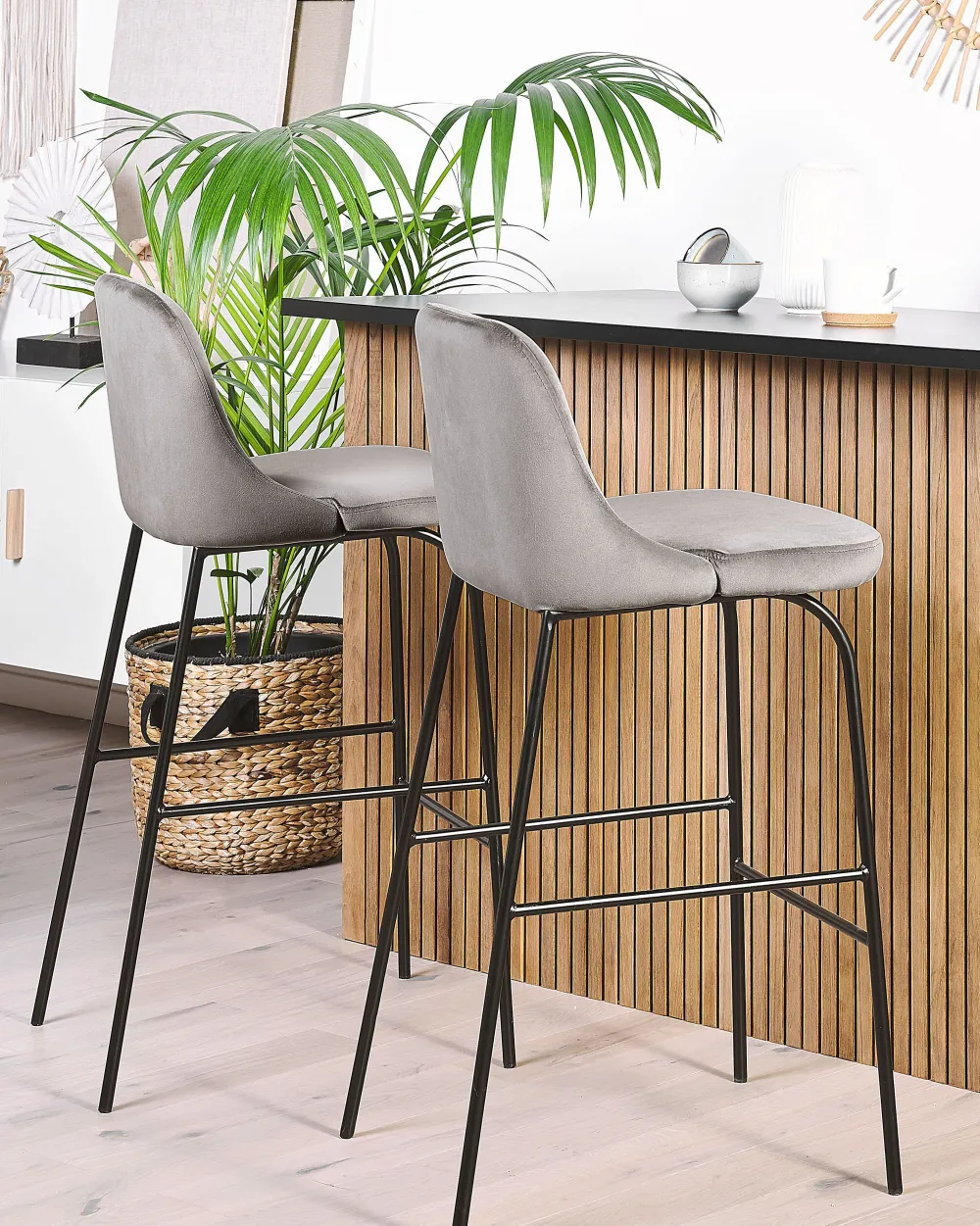 Store Beliani Baarituoli Sametti Vaaleanharmaa 2 Kpl Nekoma