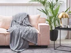 Tekstiilit<Beliani Huopa 150 X 200 Cm Harmaa Kaweri