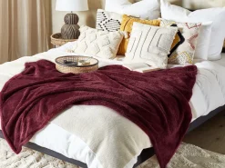 Tekstiilit<Beliani Huopa Kangas Viininpunainen 125 X 150 Cm Namdu