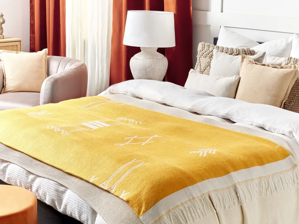 Tekstiilit<Beliani Huopa Keltainen/Valkoinen 130 X 170 Cm Jalkini