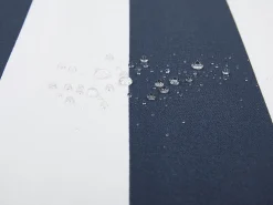 Discount Beliani 8-Istuttava Puutarhapoytasetti Sini-Valkoraidallisilla Pehmusteilla Sassari