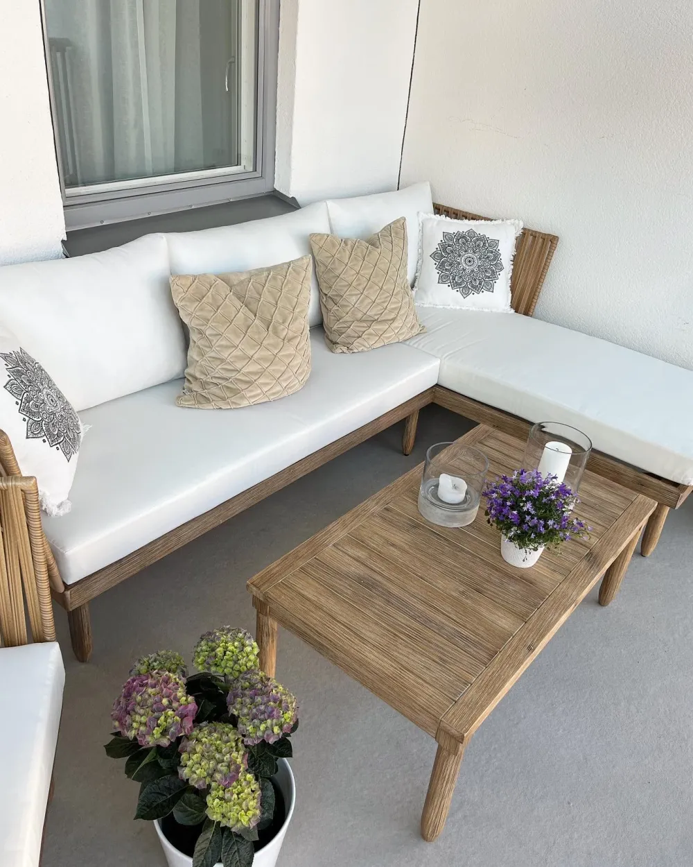 Ulkokalusteet<Beliani 4-Istuttava Ulkosohvaryhma Akasiapuu Vasenk. Valkoinen Cremona