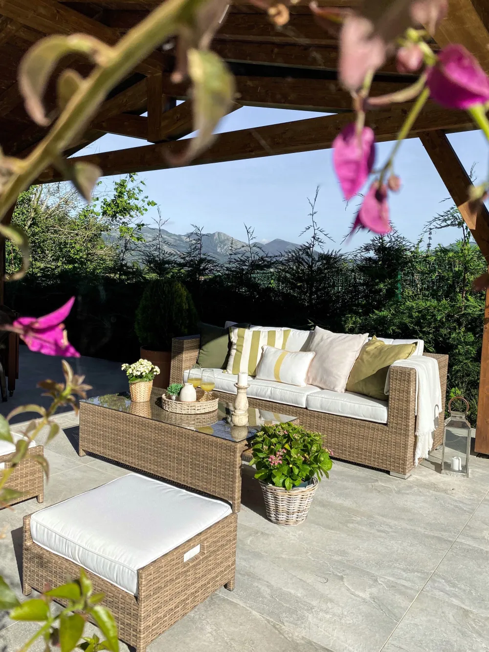 Ulkokalusteet<Beliani 5-Istuttava Ulkosohvaryhma Polyrottinki Valkoinen Belluno