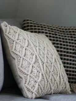 Sale Beliani Koristetyyny 45 X 45 Cm Mustavalkoinen Yoncali