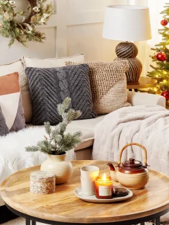 New Beliani Koristetyyny Puuvilla Harmaa Kohokuvioitu 45 X 45 Cm Konni