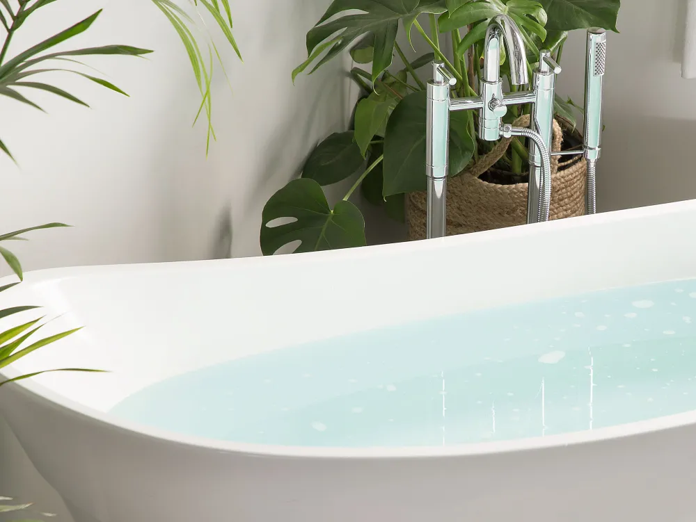 Shop Beliani Kylpyamme Vapaasti Seisova Valkoinen 170 X 73 Cm Buenavista