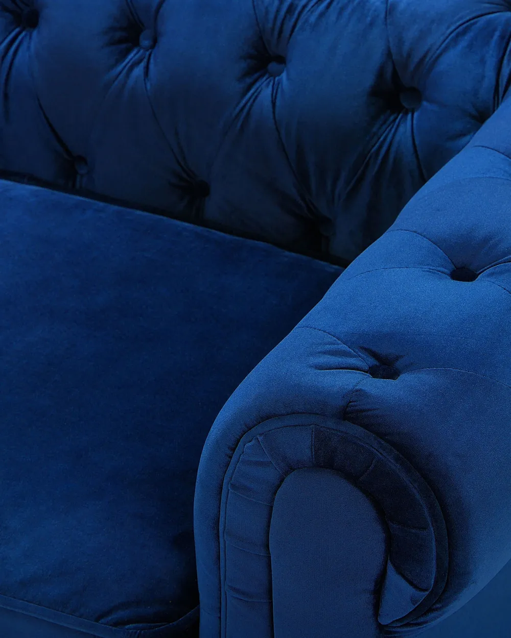 Nojatuolit<Beliani Laivastonsininen Samettiverhoiltu Nojatuoli Chesterfield