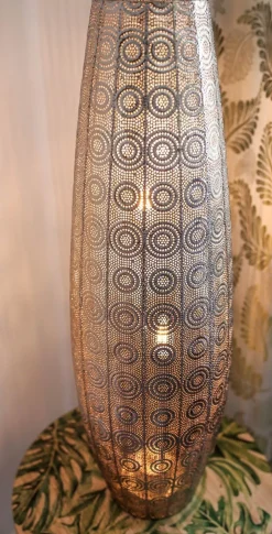 Shop Beliani Lattiavalaisin Metalli Hopea Maringa