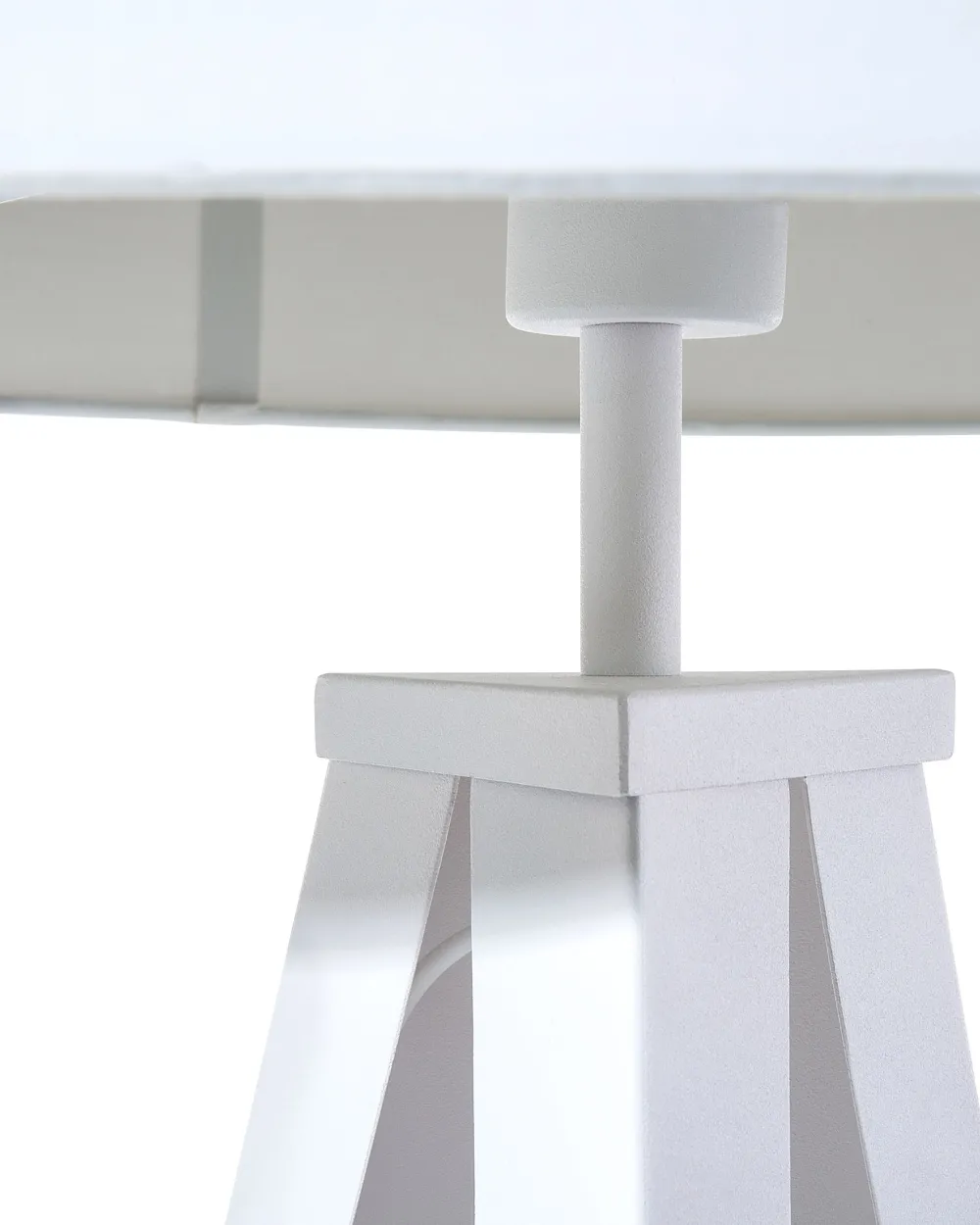 Valaisimet<Beliani Lattiavalaisin Metalli Valkoinen Stiletto