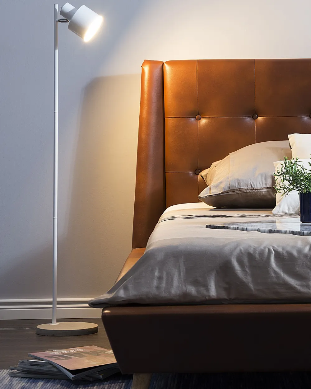 Valaisimet<Beliani Lattiavalaisin Metalli Valkoinen Corbones