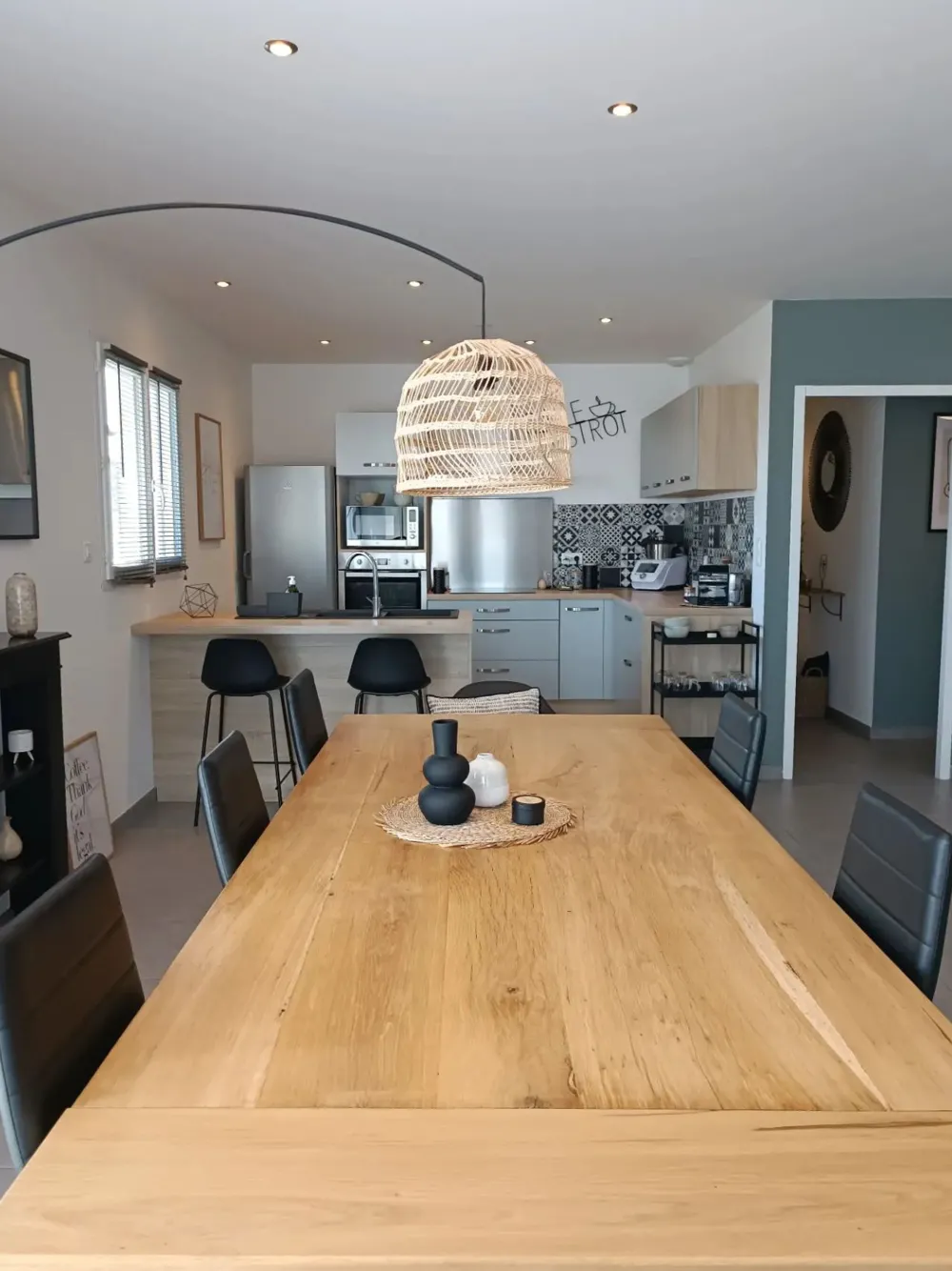 Valaisimet<Beliani Lattiavalaisin Rottinki Luonnonvari/Musta Guaviare