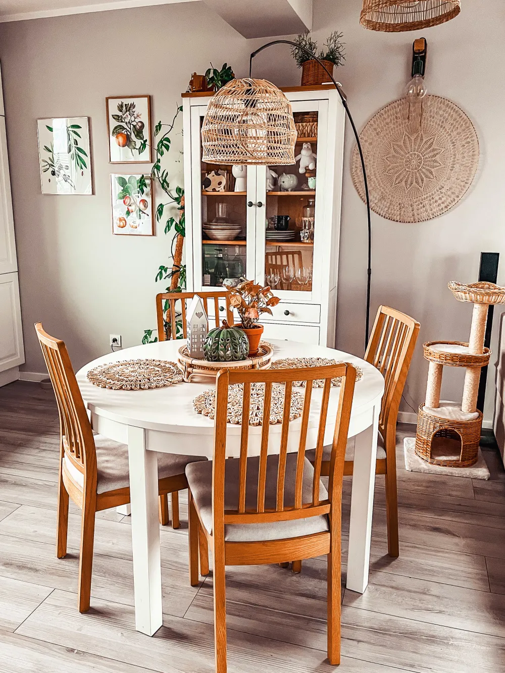 Valaisimet<Beliani Lattiavalaisin Rottinki Luonnonvari/Musta Guaviare