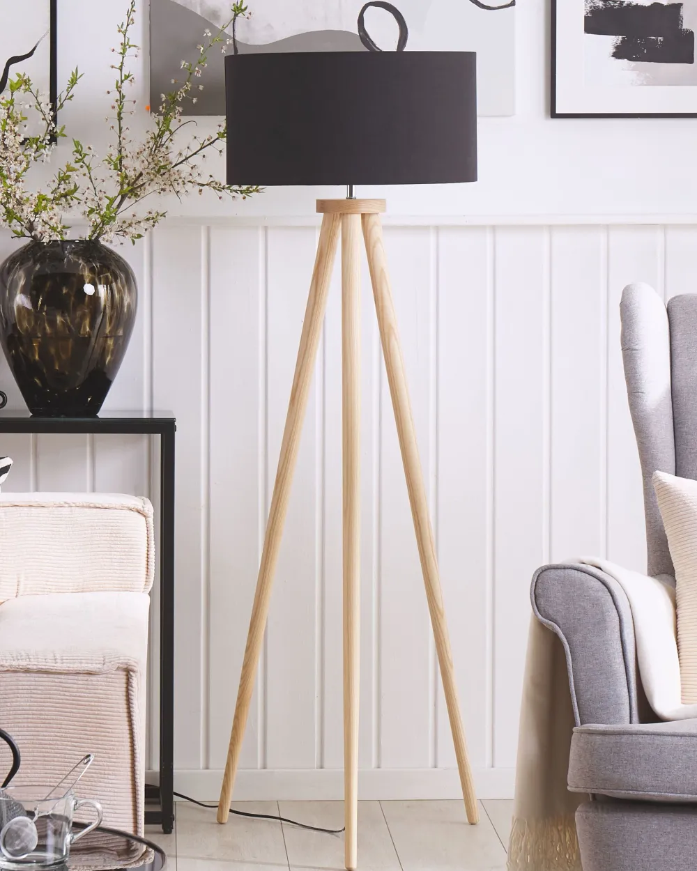 Valaisimet<Beliani Lattiavalaisin Tammi Musta Nitra