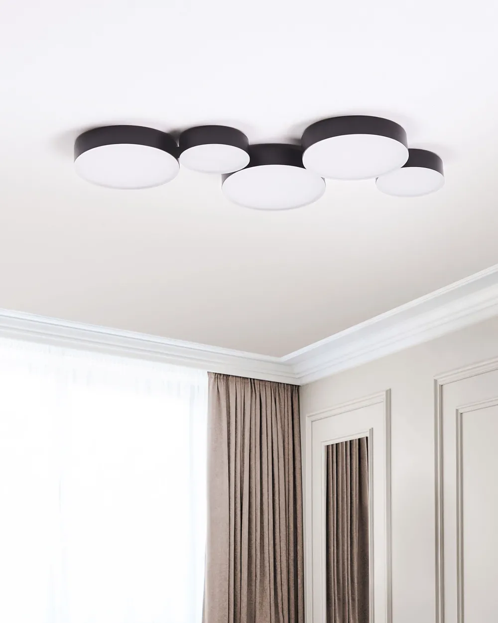 Valaisimet<Beliani Led-Kattovalaisin 5 Polttimoa Rauta Musta Luga