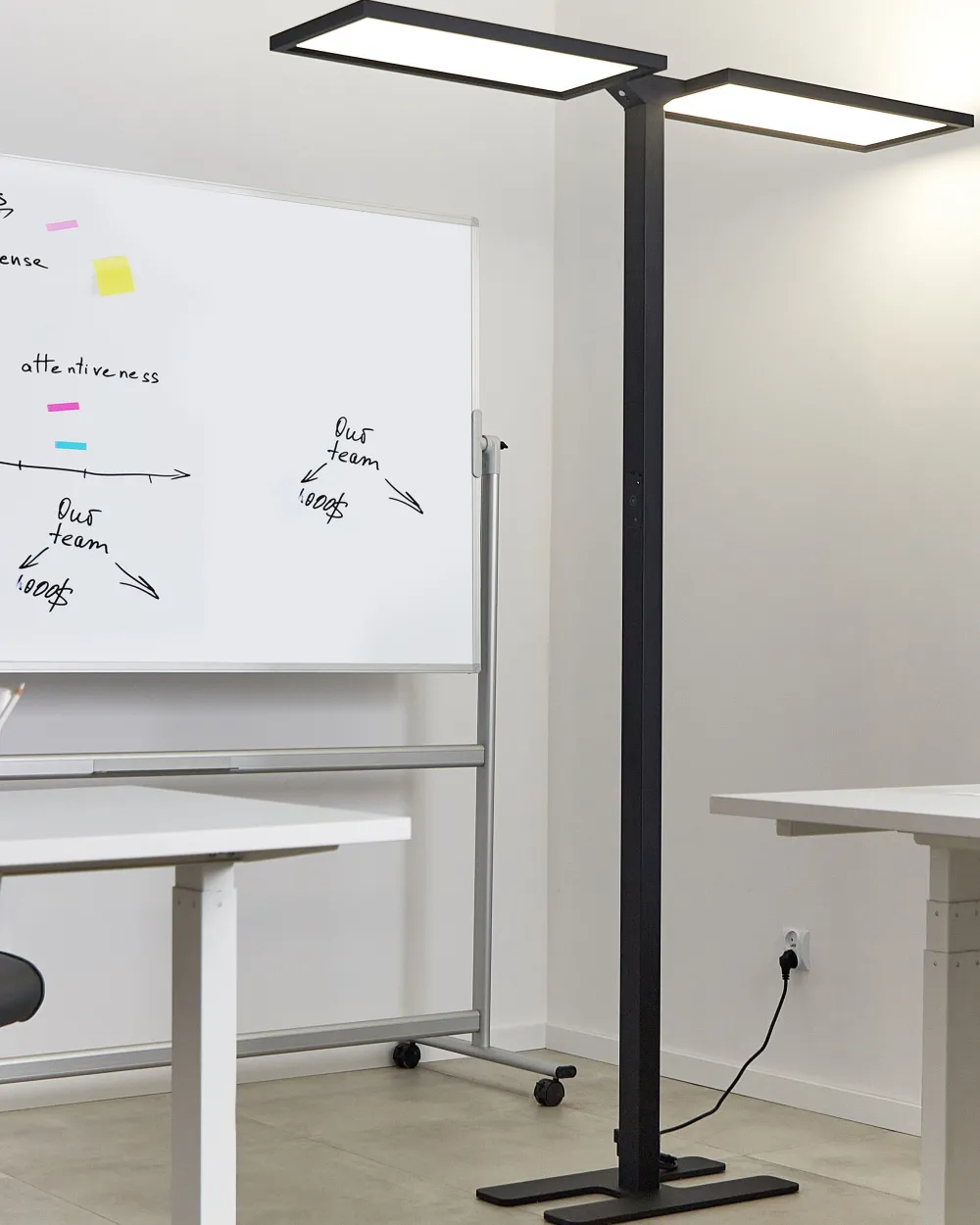 Valaisimet<Beliani Led-Lattiavalaisin Alumiini Musta Sculptor