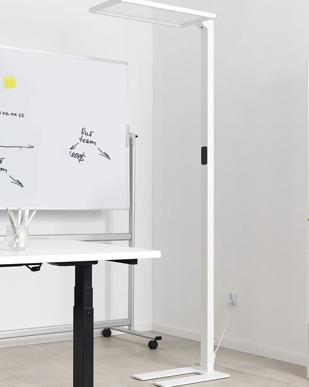 Valaisimet<Beliani Led-Lattiavalaisin Alumiini Valkoinen Orion