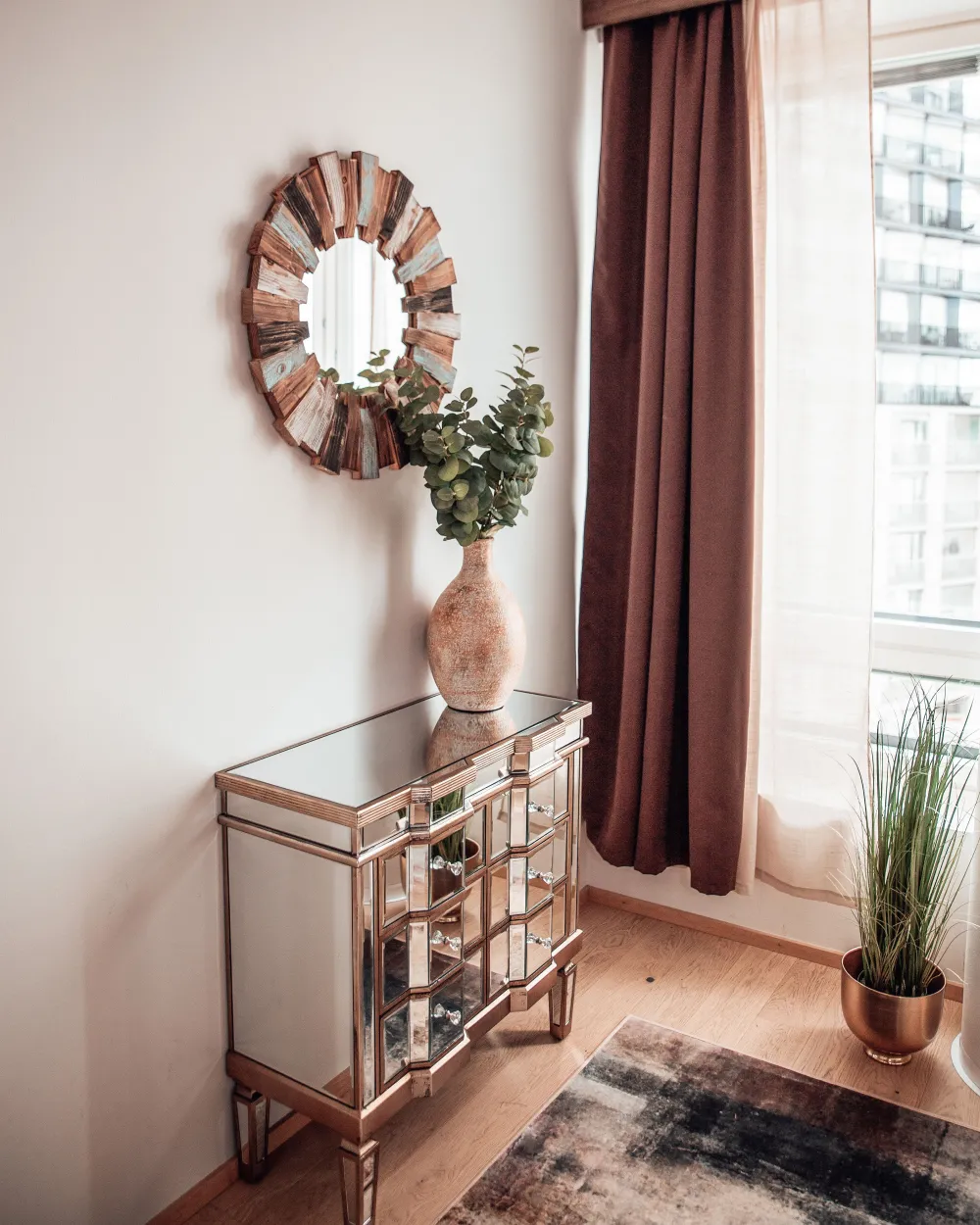 Sale Beliani Lipasto Peililasi 6 Laatikkoa Hopea Mozela