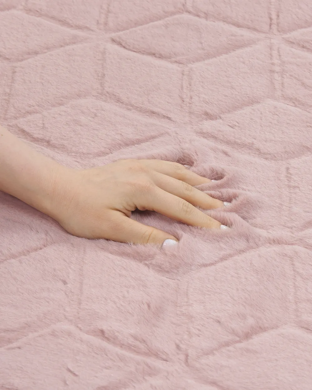 Matot<Beliani Matto Janiksen Tekoturkis Vaaleanpunainen 160 X 230 Cm Thatta