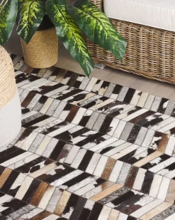 Outlet Beliani Matto Lehmannahka Ruskea/Valkoinen 160 X 230 Cm Akyele