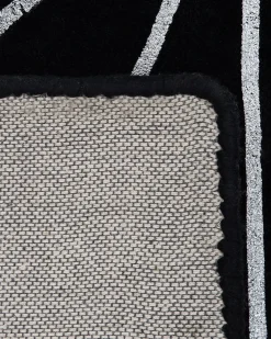 Online Beliani Matto Viskoosi Musta/Hopea 160 X 230 Cm Sibel