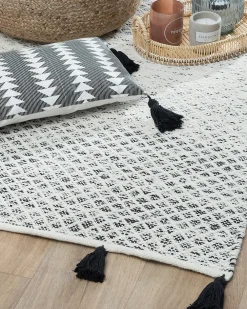 Best Sale Beliani Matto 80X150 Cm Musta Gemlik