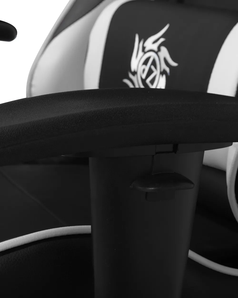 Lastenhuone<Beliani Pelituoli Keinonahka Musta/Valkoinen Victory