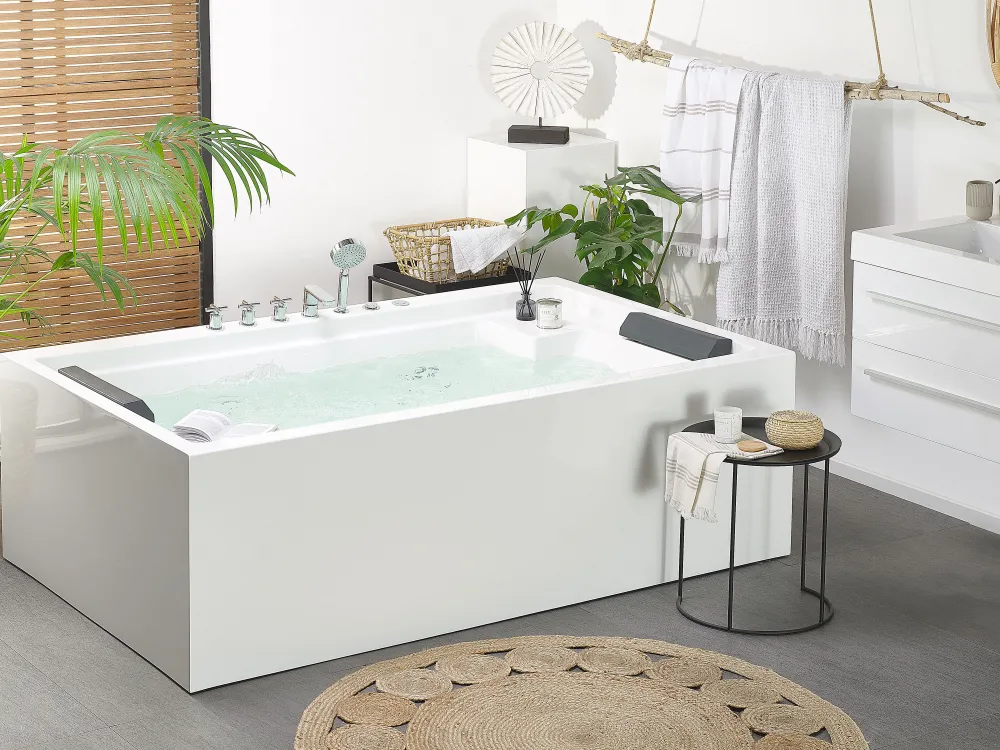 Kylpy- & Poreammeet<Beliani Poreamme Vapaasti Seisova Valkoinen 180 X 110 Cm Saona