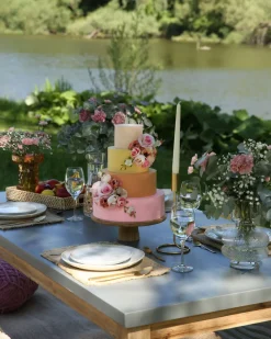 Sale Beliani Poytaryhma 6-Istuttava - Poyta Ja 2 Penkkia Harmaa Ostuni