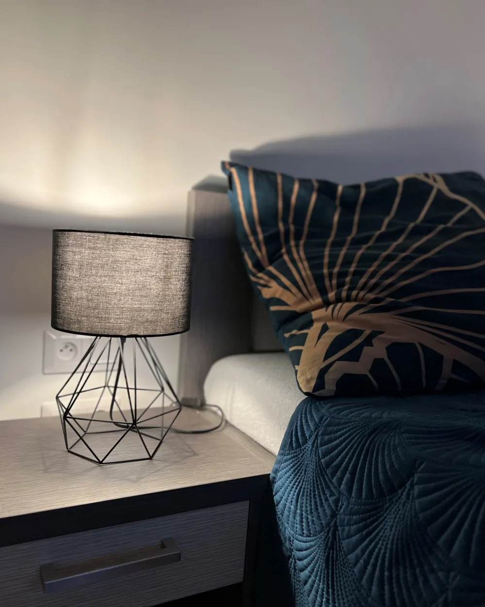 Valaisimet<Beliani Poytavalaisin Metalli Musta Maroni