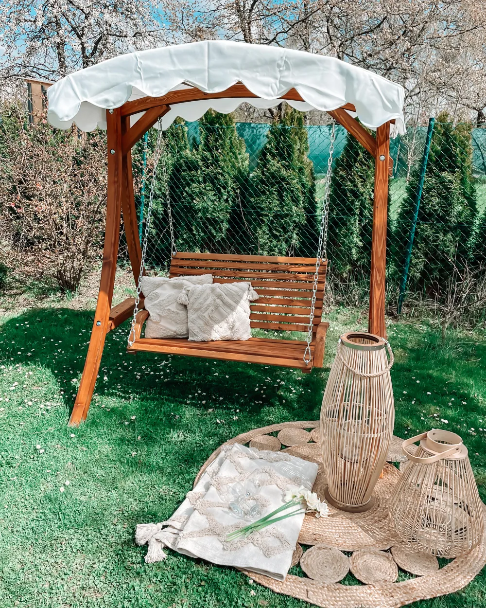 Ulkokalusteet<Beliani Puinen Pihakeinu Katoksella Beige Andria