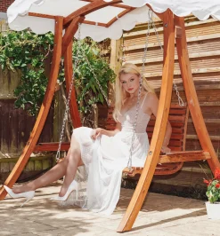 Ulkokalusteet<Beliani Puinen Pihakeinu Katoksella Beige Andria