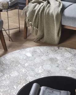 Store Beliani Pyorea Matto Lehmannahka Hopea 140 Cm Bozkoy