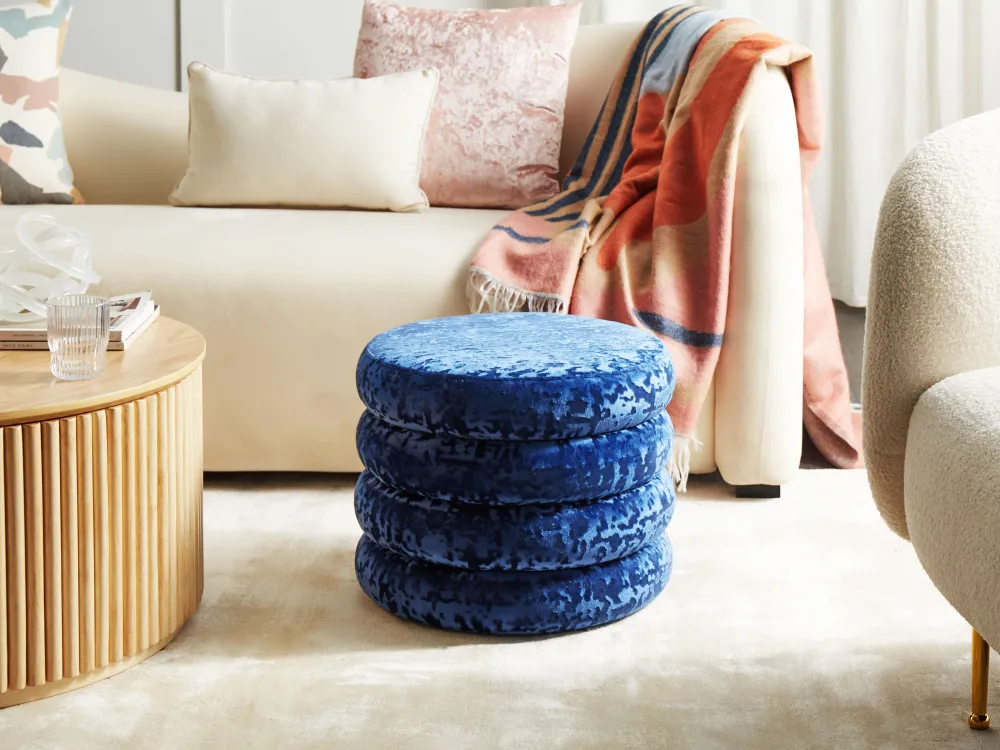 Discount Beliani Rahi Sametti Säilytystila Laivastonsininen 45 Cm Brewton