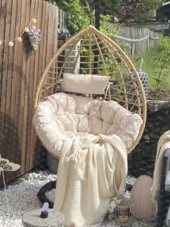 Nojatuolit<Beliani Riipputuoli Jalustalla Polyrottinki Luonnonvari Arsita