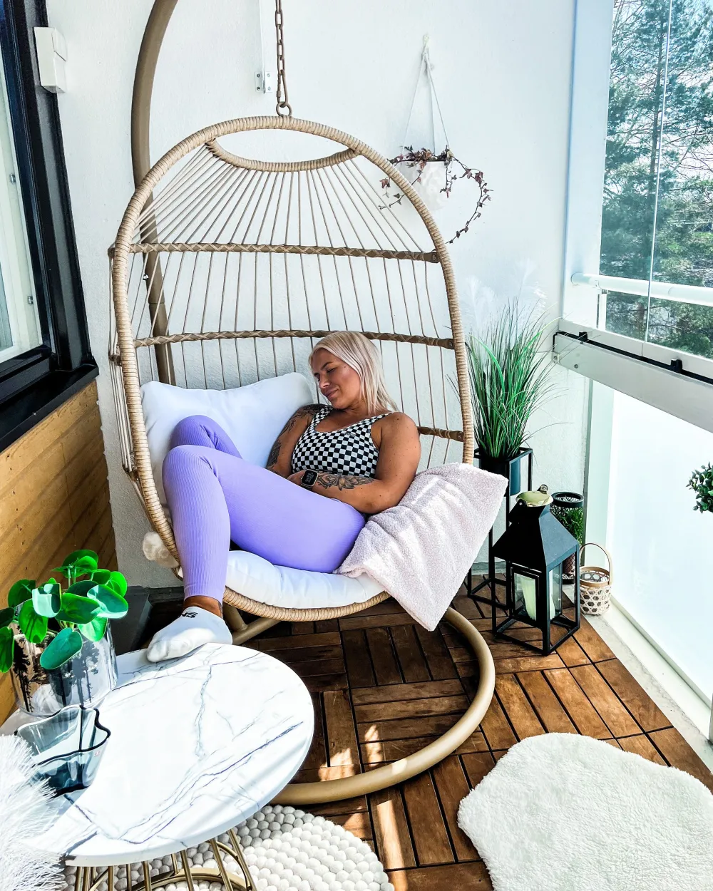 Nojatuolit<Beliani Riipputuoli Jalustalla Polyrottinki Luonnonvari Alba