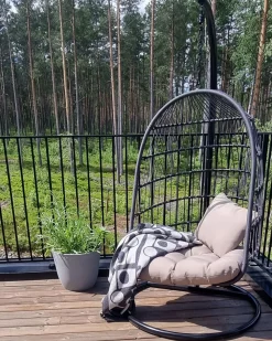 Shop Beliani Riipputuoli Jalustalla Polyrottinki Musta Allera