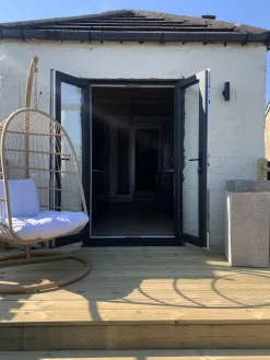 Discount Beliani Riipputuoli Jalustalla Polyrottinki Beige Allera