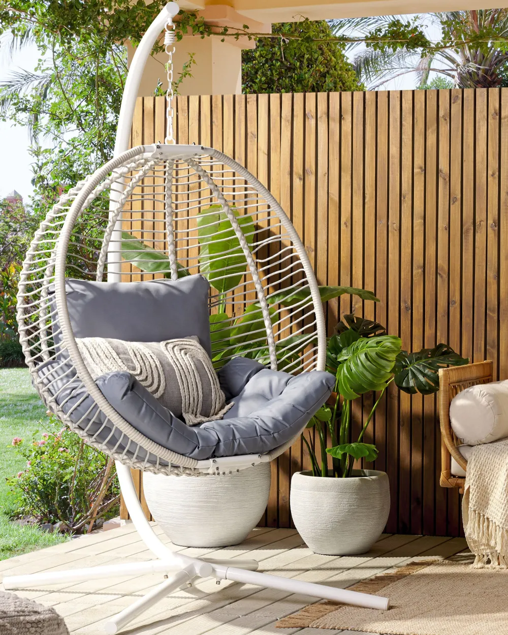 Nojatuolit<Beliani Riipputuoli Jalustalla Teras Valkoinen Arco