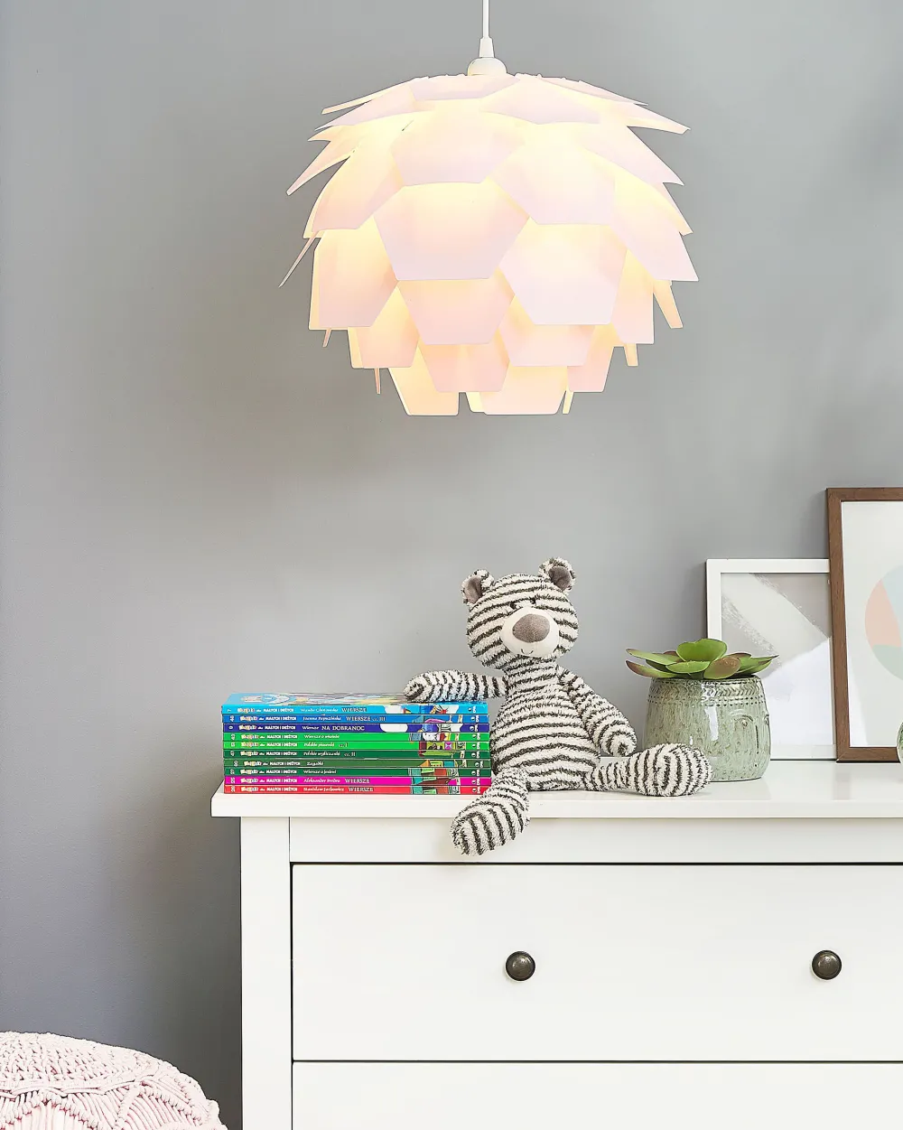 Lastenhuone<Beliani Riippuvalaisin Muovi Iso Vaaleanpunainen Segre
