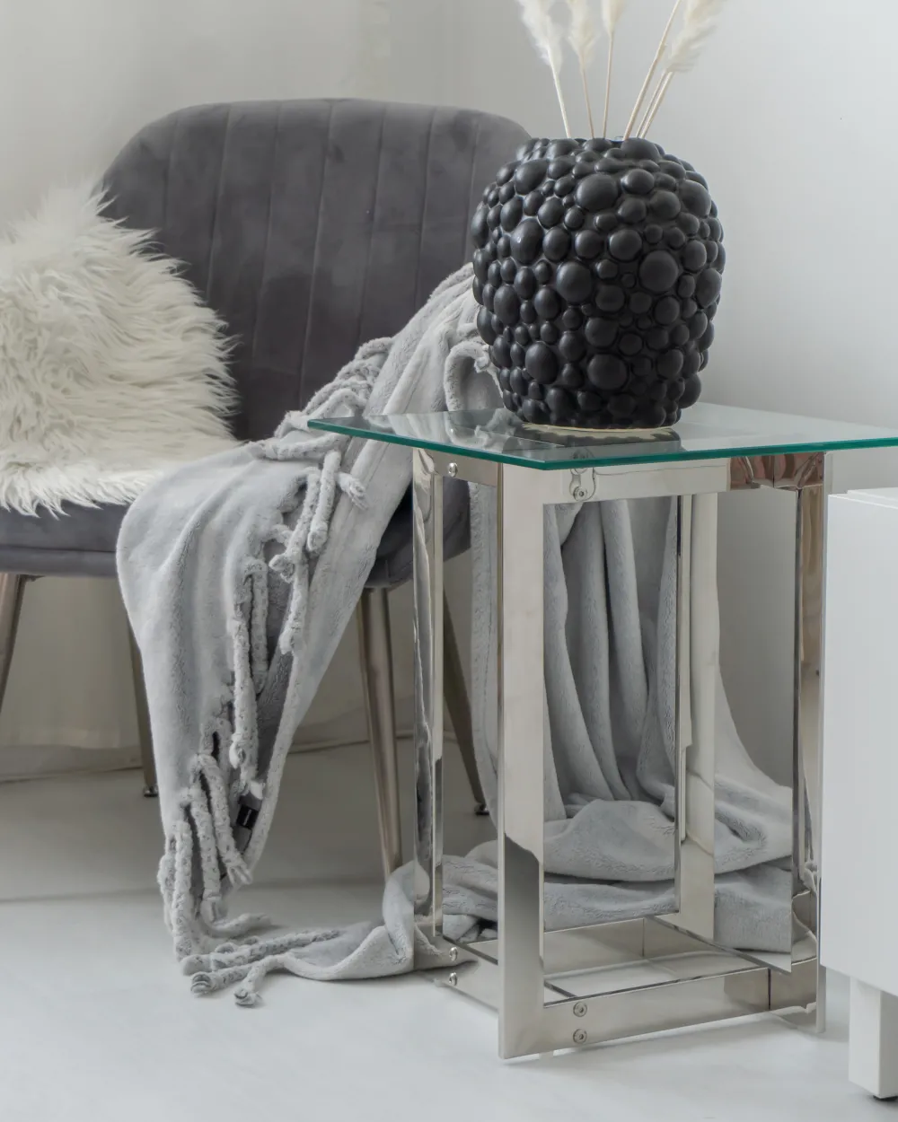 Pöydät<Beliani Sivupoyta Lasitasolla Rosteri Hopea Crystal